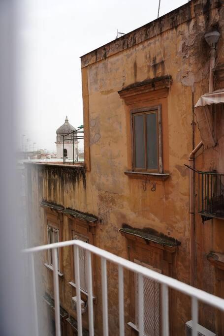 Apartment Maison Olivia, Nuovo In Zona Chiaia