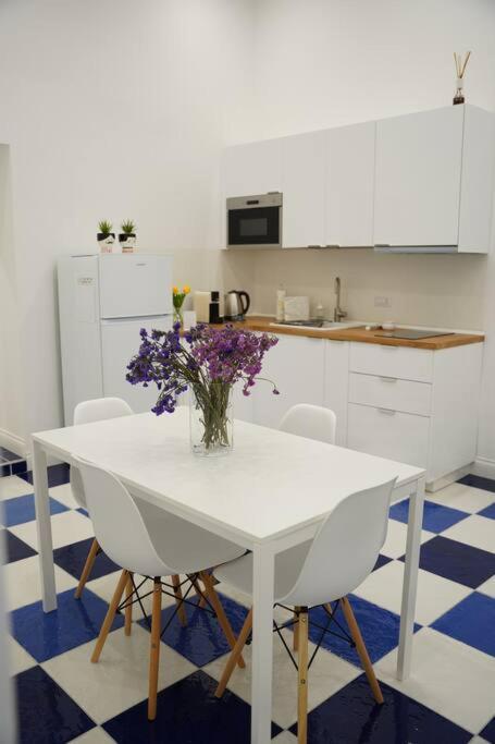 Maison Olivia, Nuovo In Zona Chiaia Apartment Naples