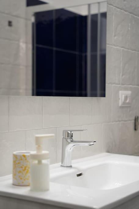 Maison Olivia, Nuovo In Zona Chiaia Apartment Naples