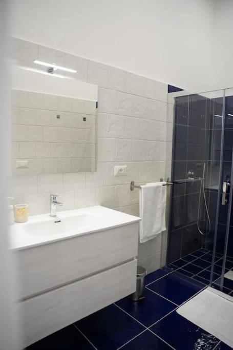 Maison Olivia, Nuovo In Zona Chiaia
