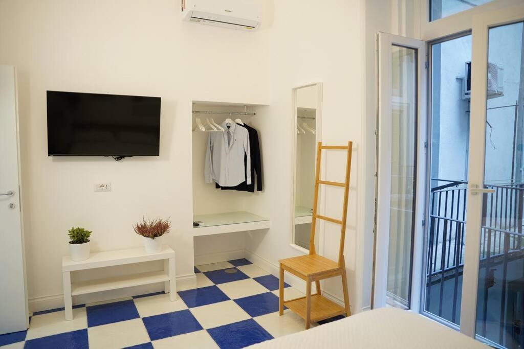 Maison Olivia, Nuovo In Zona Chiaia Apartment Naples
