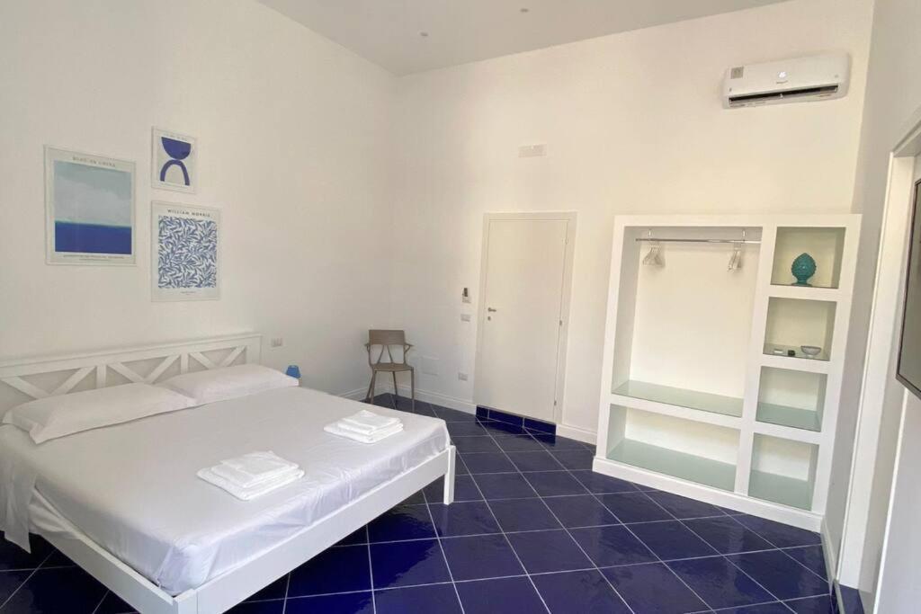 Maison Olivia, Nuovo In Zona Chiaia * Naples